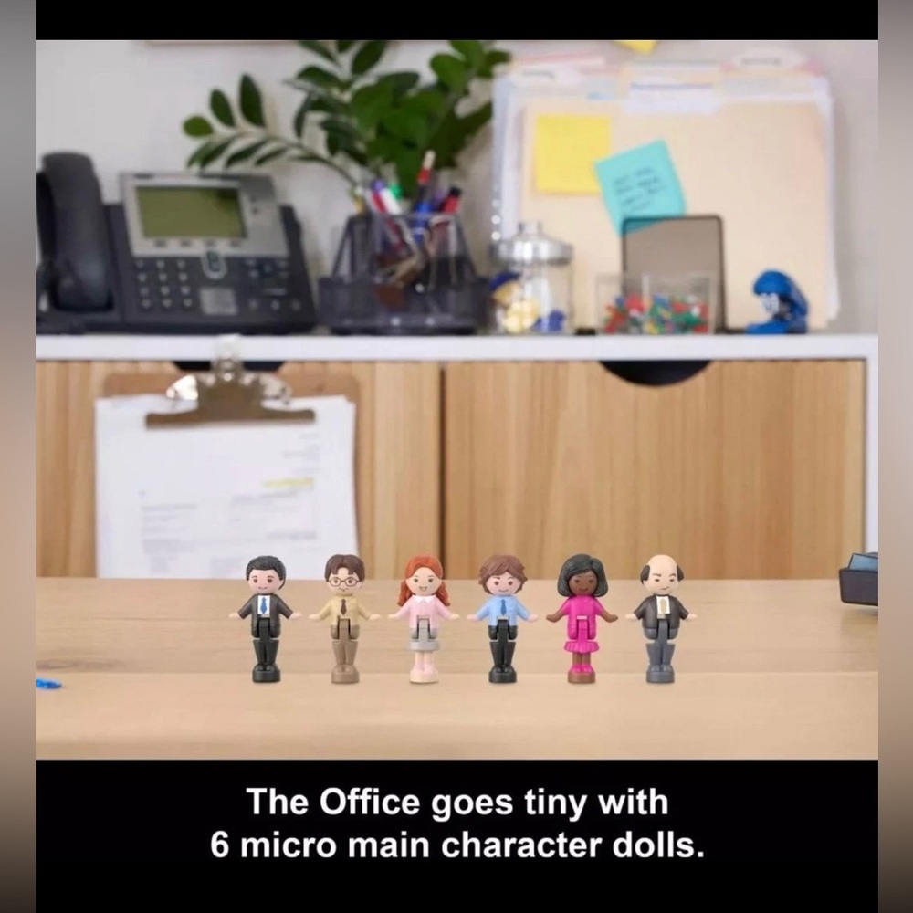 Polly Pocket Collector The Office Set With 6 Dolls Playset & Accessories - Picture 9 of 10